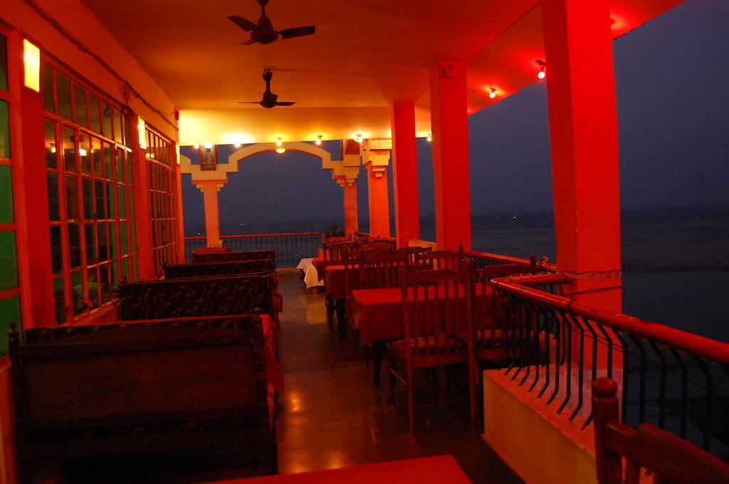 Puja Guest House Varanasi Luaran gambar