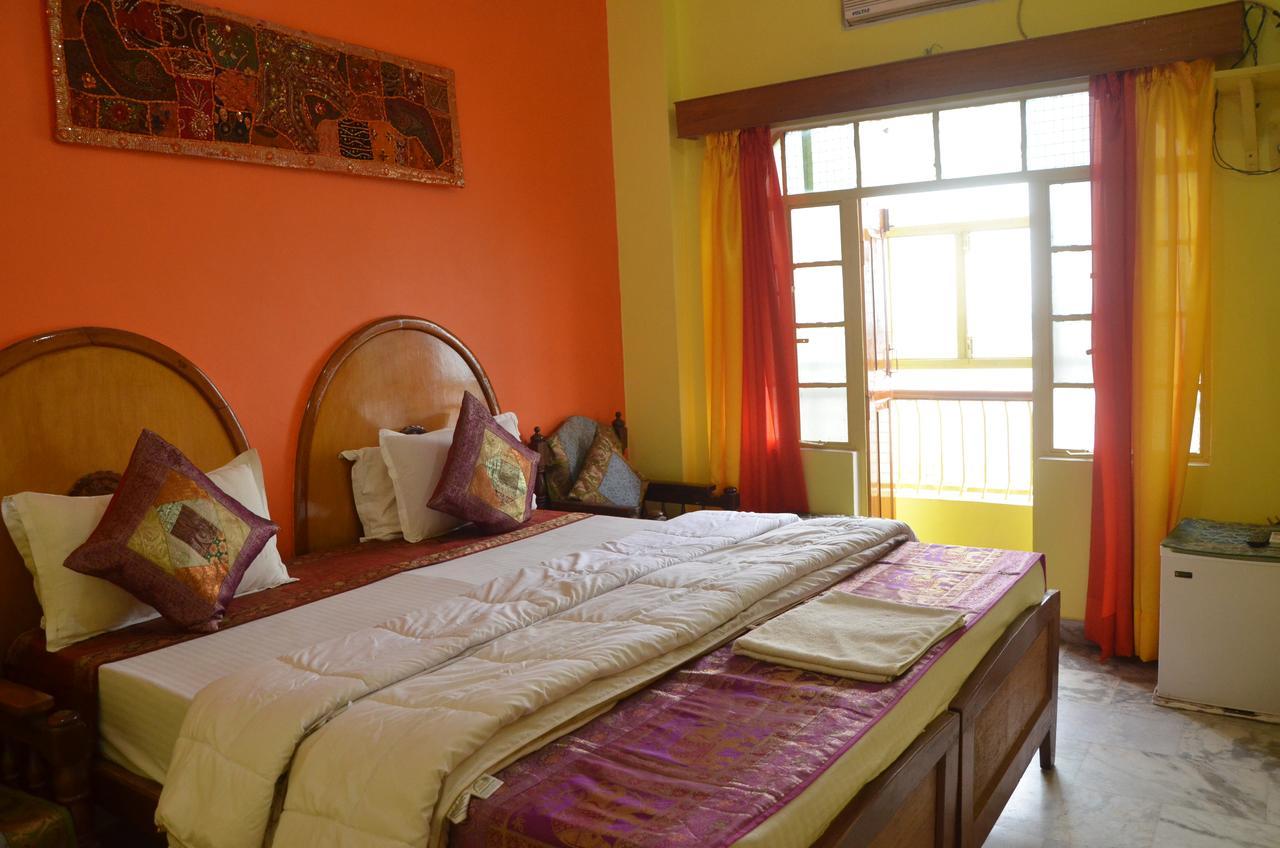 Puja Guest House Varanasi Luaran gambar